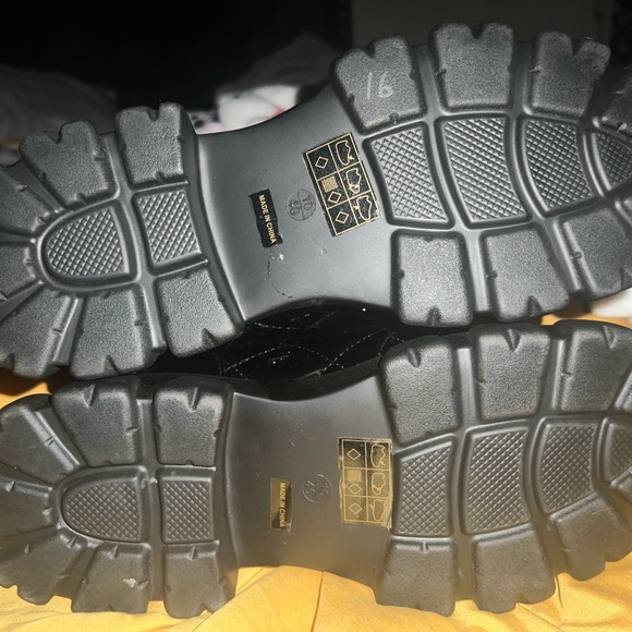 Chain Boots! - Picture 4 of 5